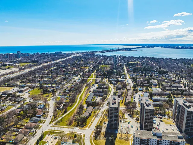 Additional image 33 of 975 WARWICK Crt Unit 706