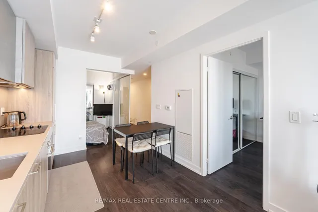 Additional image 4 of 19 Western Battery Rd Unit 1012