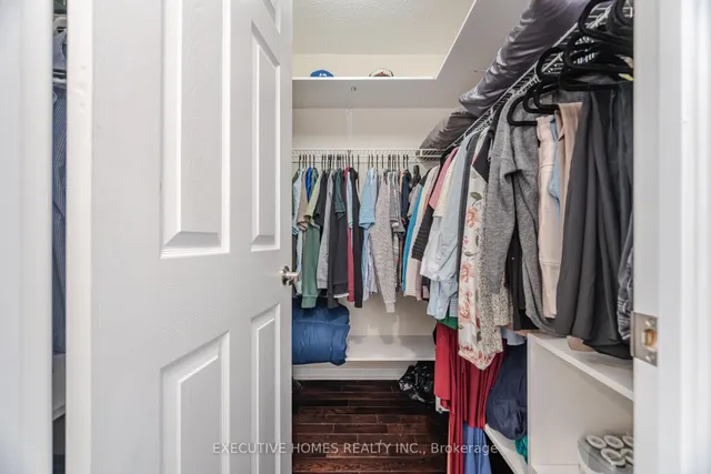 Additional image 32 of 1121 Meighen Way