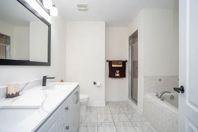 Additional image 28 of 57 Sky Harbour Dr