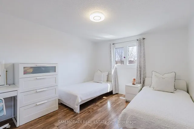 Additional image 18 of 522 Roseheath Dr