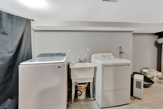 Additional image 27 of 65 Connaught Ave