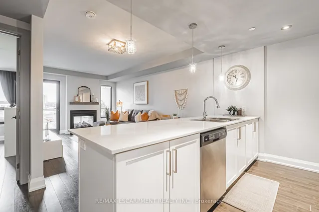 181 James St Unit 402