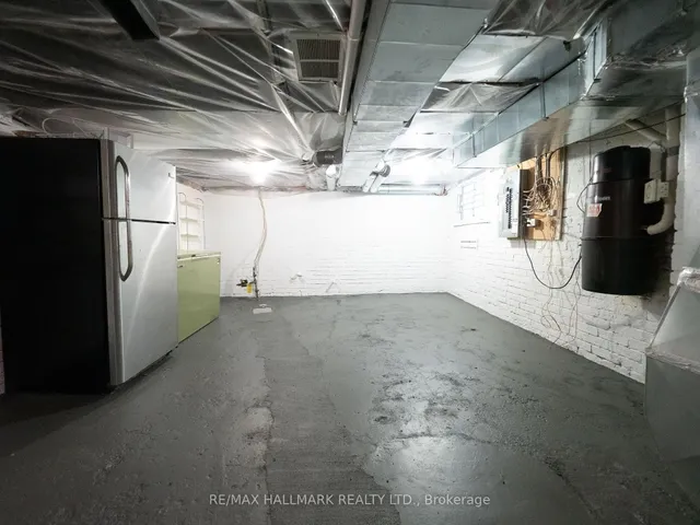 Additional image 35 of 142 Heward Ave