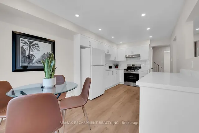 Additional image 12 of 129 Valley Stream Dr