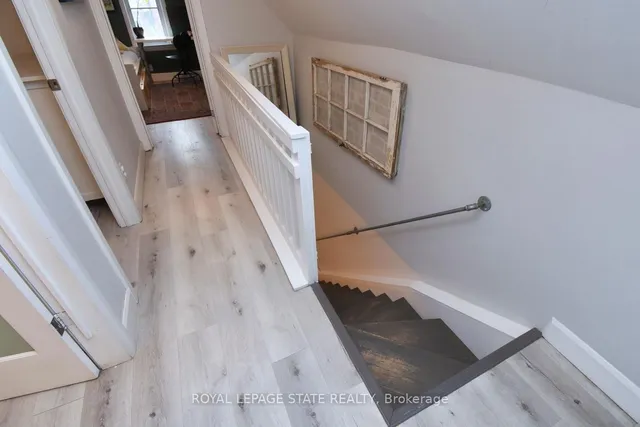 Additional image 20 of 61 Chestnut Ave