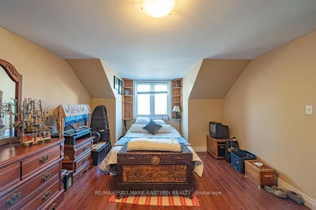 Additional image 24 of 3072 McNaughton Ave