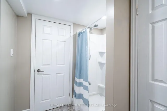 Additional image 44 of 2399 MALCOLM Cres