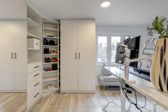 Additional image 24 of 23 Van Stassen Blvd