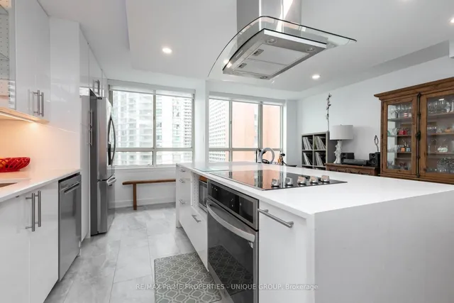 Additional image 8 of 633 Bay St Unit 903