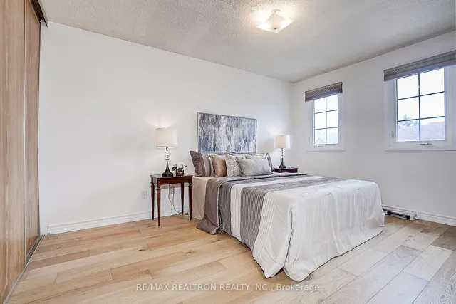 Additional image 28 of 82 Carnival Crt