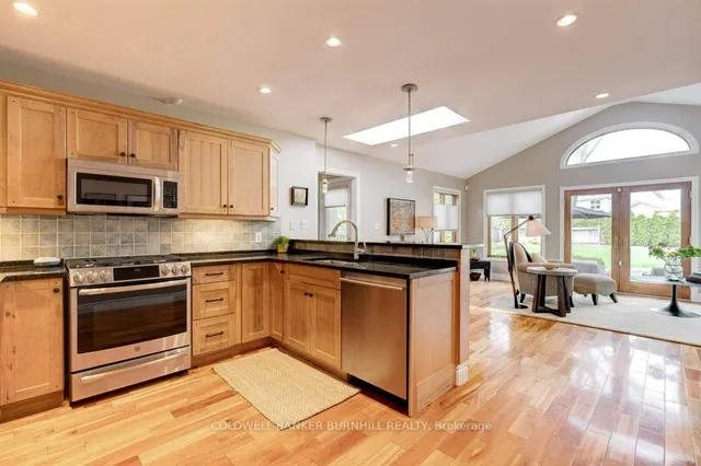 Additional image 13 of 583 Woodland Ave