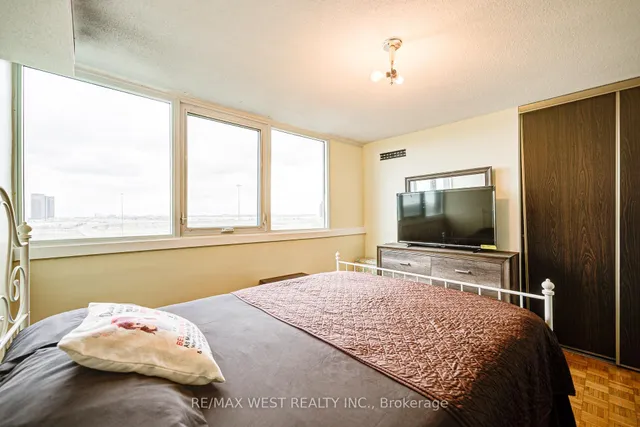 Additional image 26 of 150 Neptune Dr Unit 906