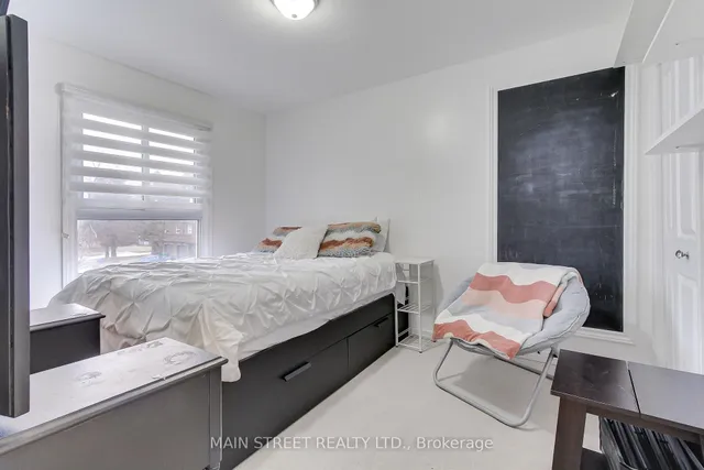 Additional image 16 of 725 Vermouth Ave Unit 18