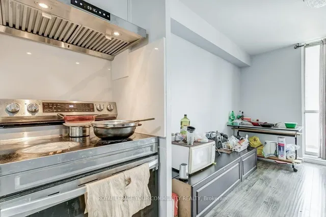 Additional image 10 of 1 Massey Sq Unit 2205