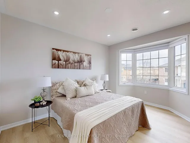 Additional image 33 of 652 Rayner Crt