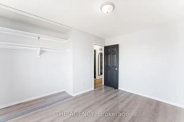 Additional image 15 of 35 McMullen Cres Unit 35