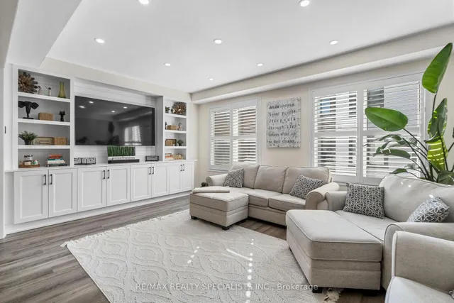 Additional image 10 of 975 Whitlock Ave Unit 23