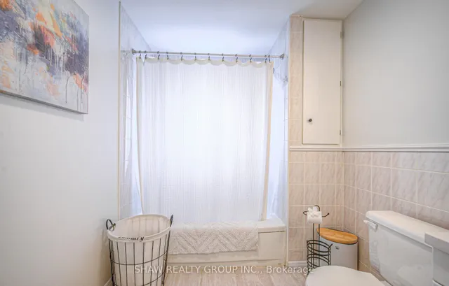 Additional image 25 of 210 Misty Crt