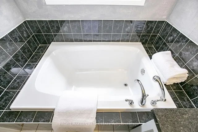 Additional image 23 of 39 Saddletree Tr