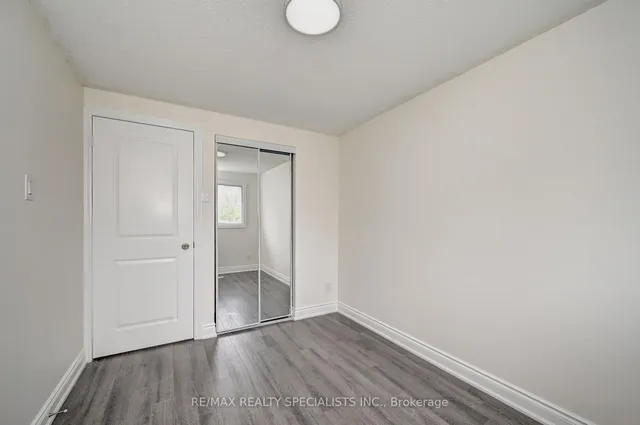 Additional image 23 of 11 Dinison Cres