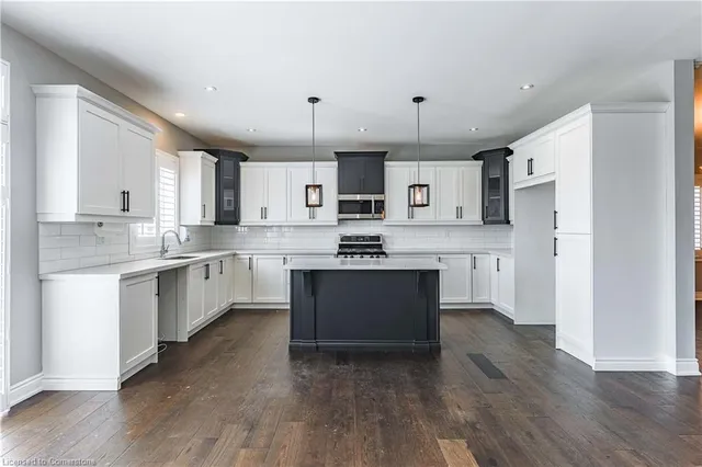 Additional image 15 of 8 Cesar Pl