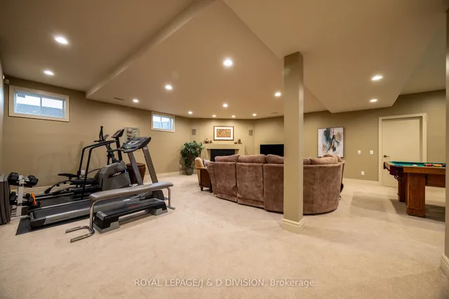 Additional image 24 of 42 Munro Blvd