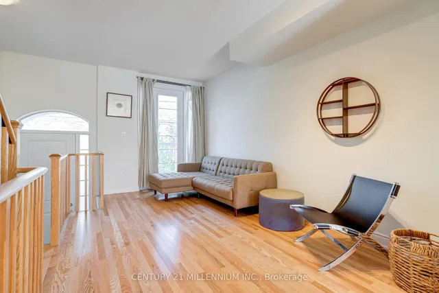 Additional image 3 of 1044A Islington Ave