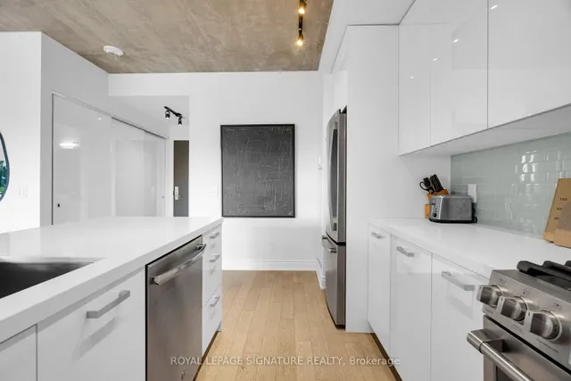 Additional image 8 of 608 Richmond St Unit 1105