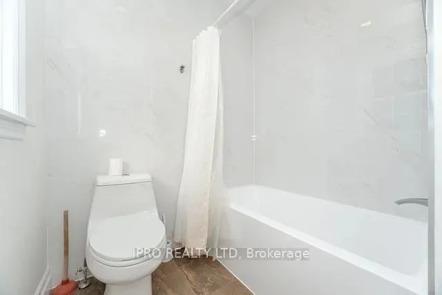 Additional image 32 of 42 Hillside Dr