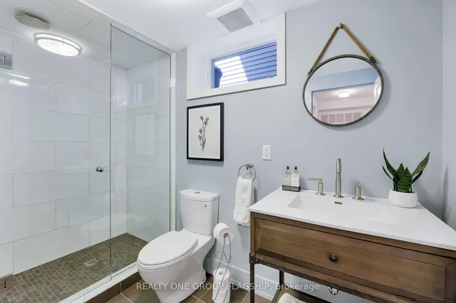 Additional image 49 of 69 Victoria Park Ave