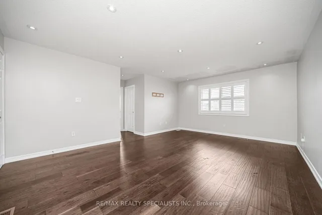 Additional image 33 of 102 Chalkfarm Cres