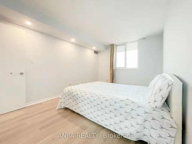 Additional image 44 of 15 Sewells Rd Unit PH3