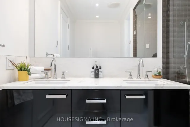 Additional image 16 of 311 Bay St Unit 4203