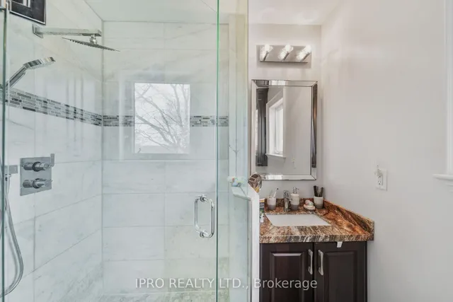 Additional image 22 of 55 Yorkdale Cres