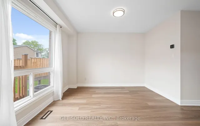 Additional image 8 of 15 Wray Crt