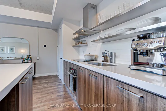 Additional image 15 of 560 King St Unit 516