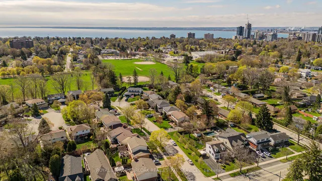 Additional image 6 of 623 Barons Crt