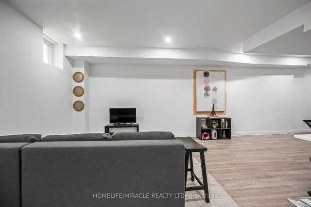 Additional image 12 of 66 Crafter Cres