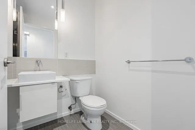 Additional image 24 of 8 Charlotte St Unit 602