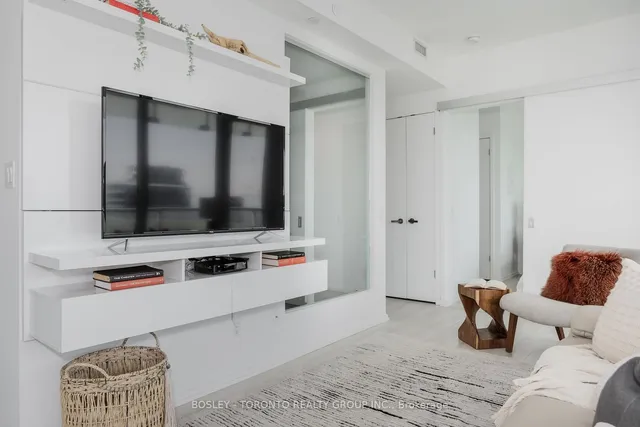 Additional image 8 of 197 Yonge St Unit 3909