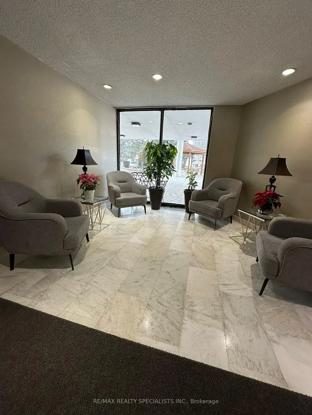 Additional image 6 of 3695 Kaneff Cres Unit 1602