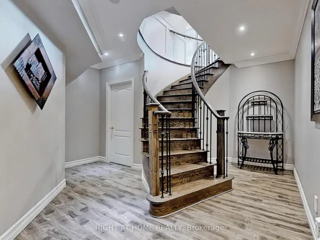 Additional image 30 of 1504 Pinery Cres