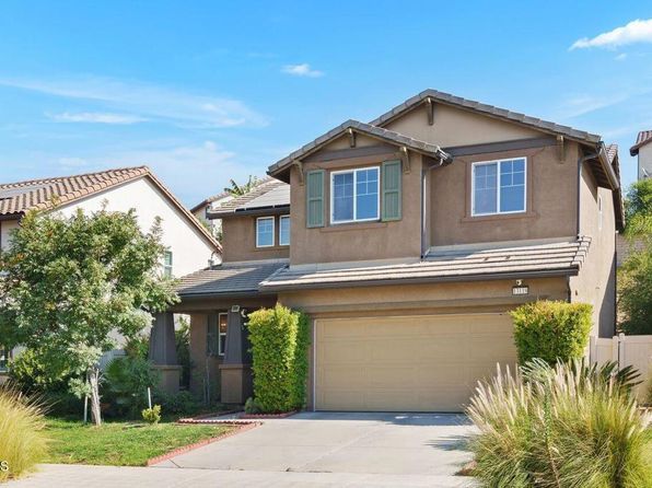 13118 Hummingbird Ln, Sylmar, CA 91342
