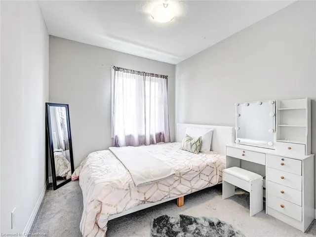 Additional image 40 of 224 Thomas Slee Dr