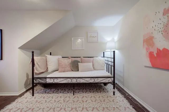 Additional image 34 of 1517 Norwood Ave