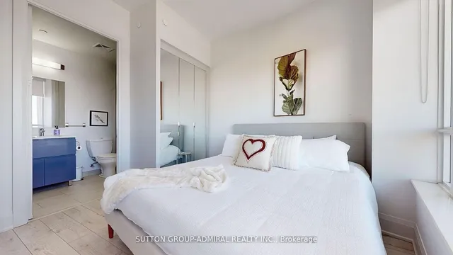 Additional image 17 of 36 Park Lawn Rd Unit 4205