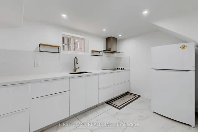 Additional image 35 of 2950 Bayview Ave