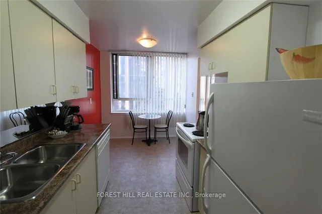 Additional image 8 of 633 Bay St Unit 1007