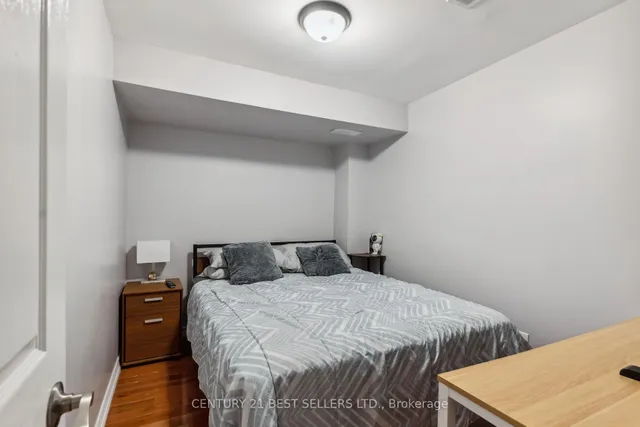 Additional image 31 of 5874 Sidmouth St